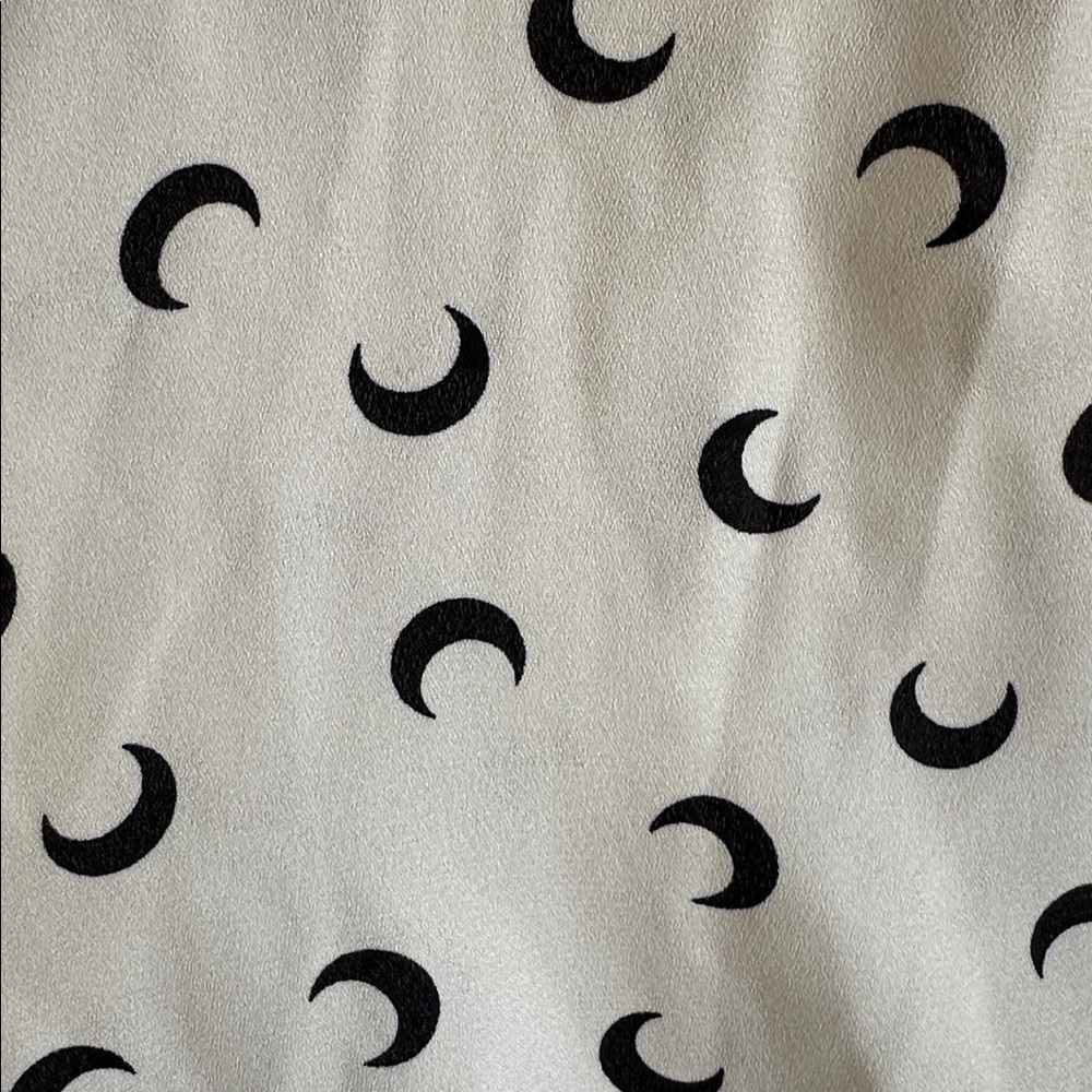 Timing brand cream and black crescent moon pattern long sleeve crop top, size S - Picture 6 of 9